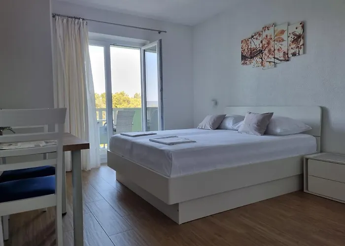 Gostinjska kuća Dominovic Brela
