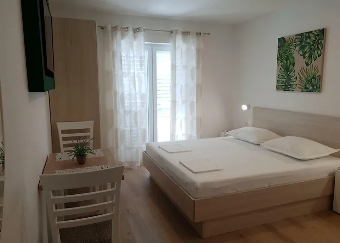 Dominovic 3* Brela