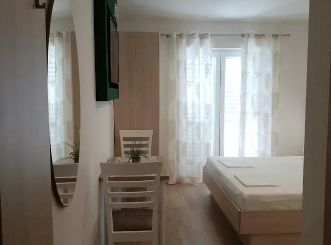 Dominovic Gostinjska kuća Brela